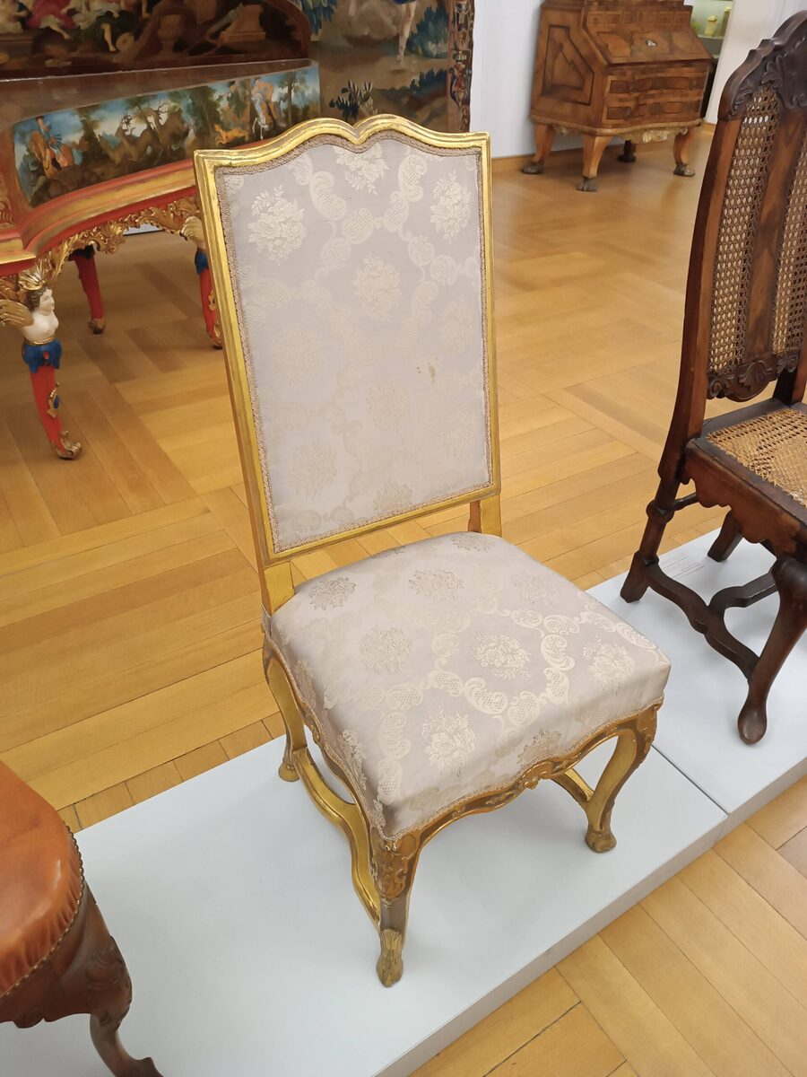 Krzesło zabytkowe, Saksonia, 1720-1730 r., Muzeum Sztuki Użytkowej Poznań