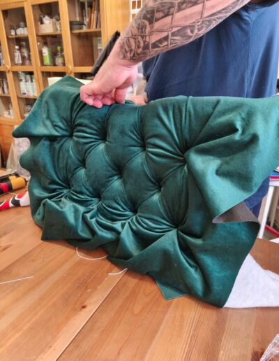 podnozek w kolorze butelkowym