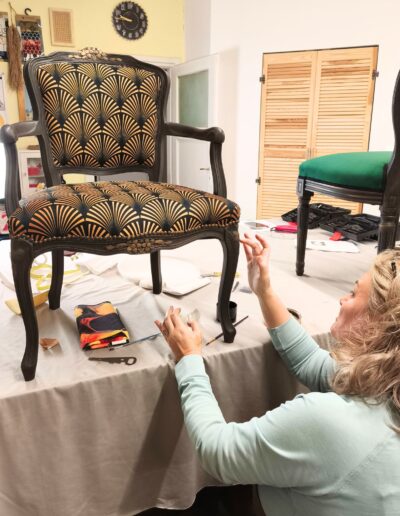 kursantka patynuje fotel